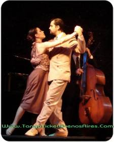 couple dancing tango at el querandi tango dinner show in buenos aires